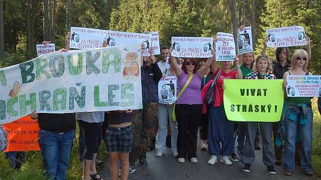 Návštěva Bohuslava Sobotky a na Šumavě a protest obyvatel Šumavy