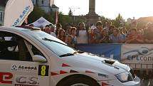 Posádky při předstartovní show a na tratích Rally Agropa