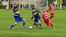 5. kolo OPM: FC Švihov (na snímku fotbalisté v červenobílých dresech) - TJ Sokol Chudenice (modří) 2:2 (2:0).