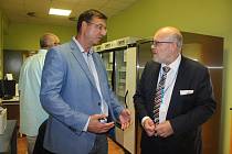 Ministr zdravotnictví Vlastimil Válek navštívil Klatovskou nemocnici.