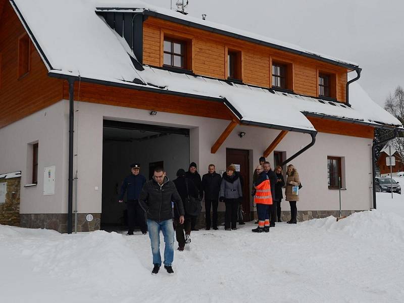 Otevření nového výjezdového místa zdravotnické záchranné služby na Modravě.