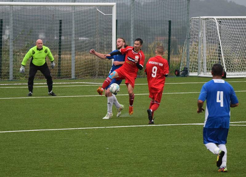 5. kolo krajské I. B třídy (skupina B): SK Klatovy 1898 B (na snímku fotbalisté v červených dresech) - TJ Sokol Štěnovice (modří) 6:1.