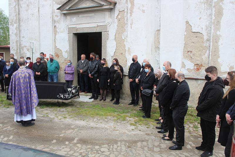 Pohřeb Marie Paluskové v Plánici.