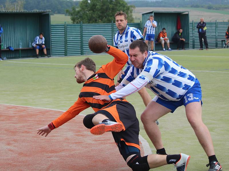 Zápas 2. ligy mužů v národní házené Vřeskovice (červení) - Litohlavy.