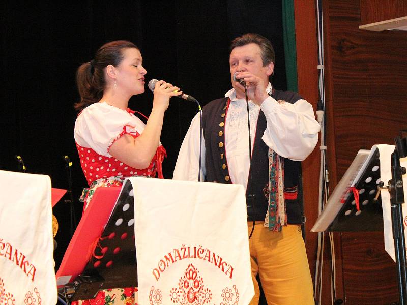 Festival dechovek v klatovském kulturním domě přilákal stovky posluchačů.