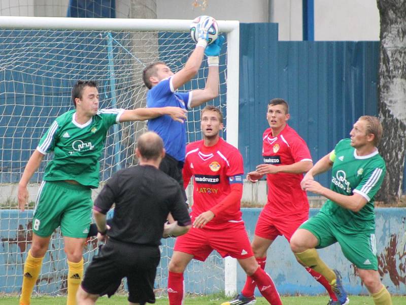 V předehrávaném 4. kole divize podlehly doma Klatovy Karlovým Varům 1:4