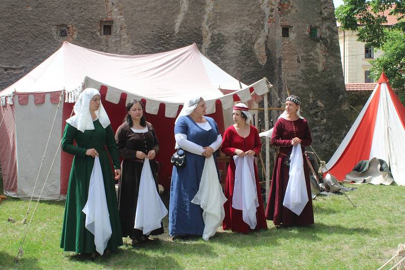 Starý Czerninský zámek v Chudenicích otevřel pro veřejnost další okruh, který ukazuje návštěvníkům život ve středověku.