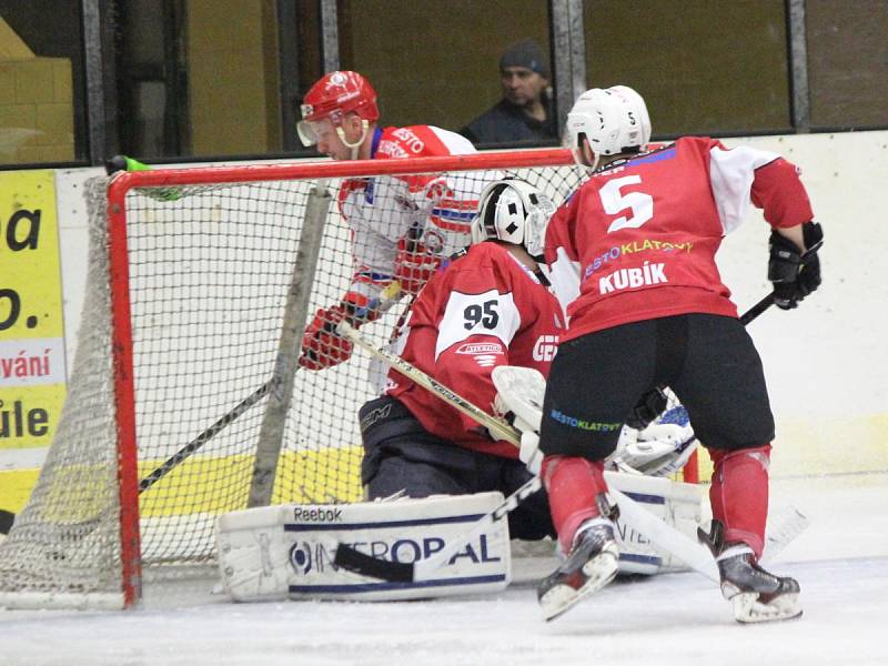 2. liga 2016/2017 - play-off: SHC Klatovy (červené dresy) - HC Lední Medvědi Pelhřimov 7:4