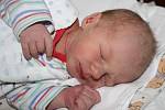 Lukáš Krčmář z Hartmanic se narodil v klatovské porodnici 2. května v 15.44 hodin. Vážil 2900 gramů a měřil 48 cm. Rodiče Martina a Václav věděli dopředu, že jejich prvorozené miminko bude chlapeček, a na svět ho přivítali společně.