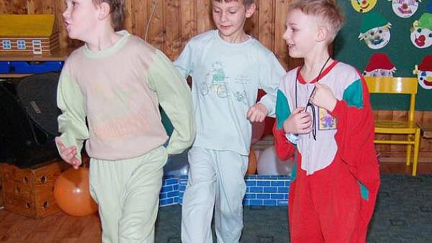 OBRAZEM: Děti byly v pyžamu celý den - Klatovský deník