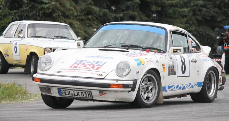 První rychlostní zkouškou 23. Historic Vltava Rallye byl tradičně Klatovský okruh.