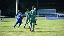 Fotbalisté TJ Sušice (na archivním snímku hráči v modrých dresech) deklasovali na domácím trávníku Bělou nad Radbuzou 6:2.