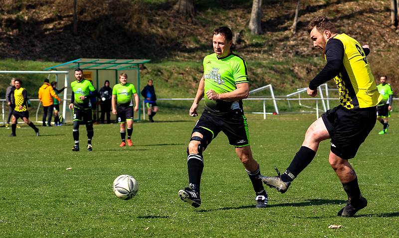 17. kolo III. třídy: Sokol Hartmanice (žlutočerní) - Železná Ruda 3:1.