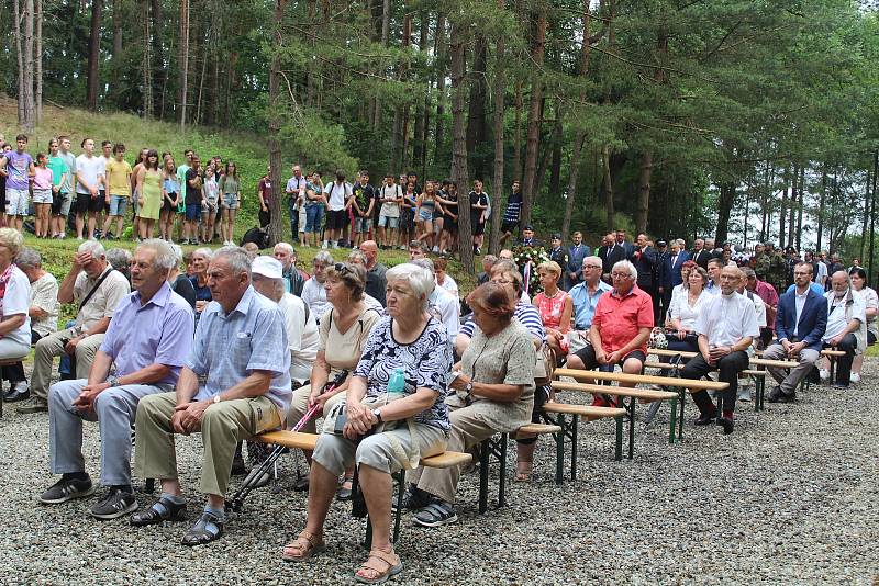 Pietní akt ve Spáleném lese v Lubech.