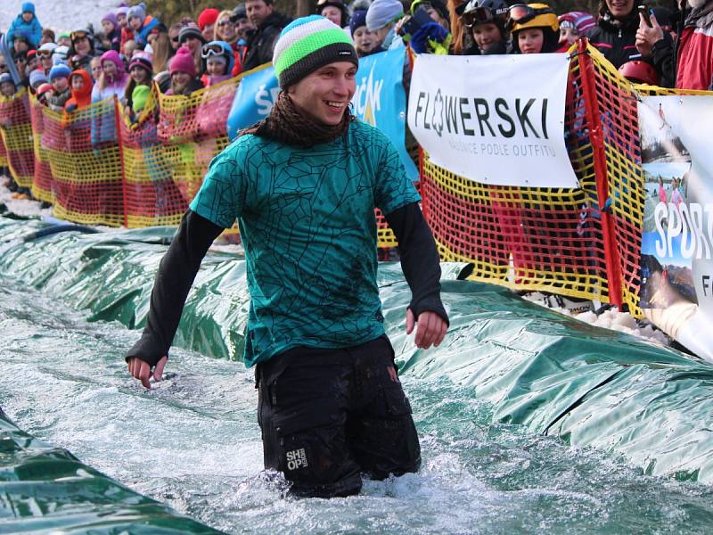 Přejezd přes louži na Špičáku 2016.