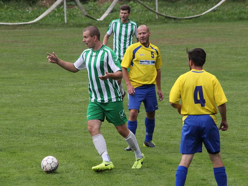 Fotbal, III. třída: Velhartice (zelenobílí) - Velké Hydčice