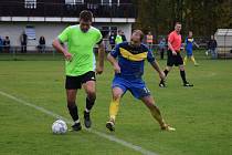 9. kolo krajské I. B třídy (skupina B): TJ Svatobor Hrádek (na snímku fotbalisté v modrých dresech) - TJ Sokol Štěnovice 4:0.