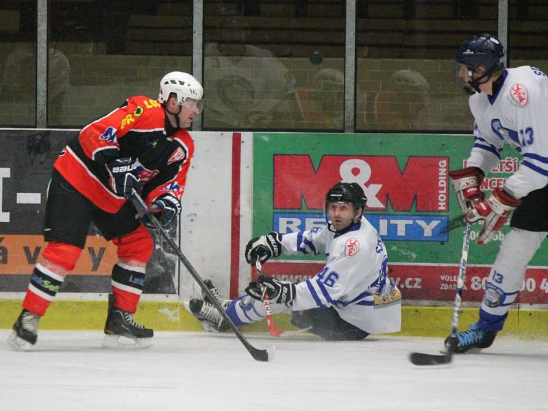 Okresní přebor Strakonicka: TJ Start Luby (černooranžové dresy) - TJ Sušice 2:6