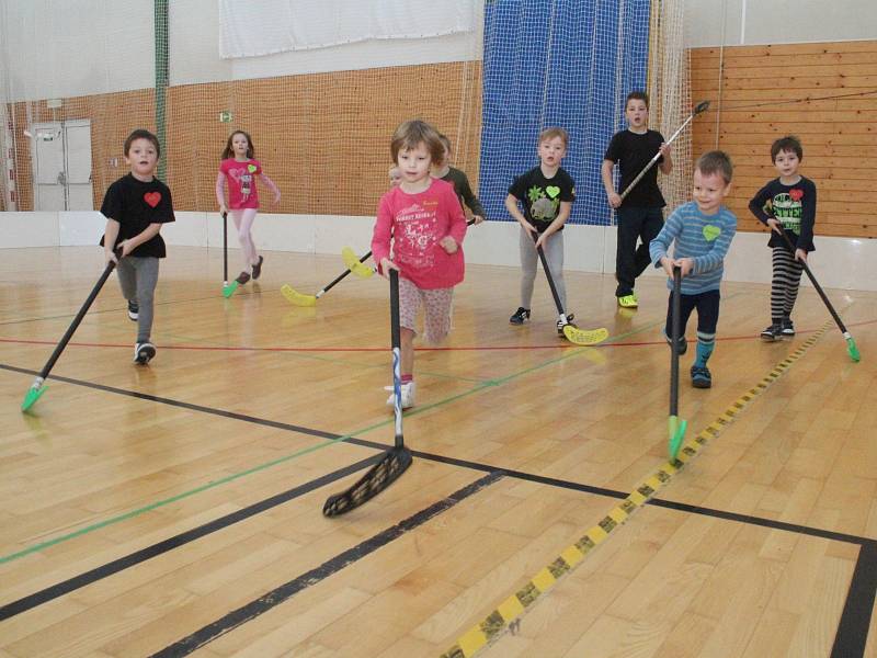 Zimní olympiáda mateřské školy v Klatovech.