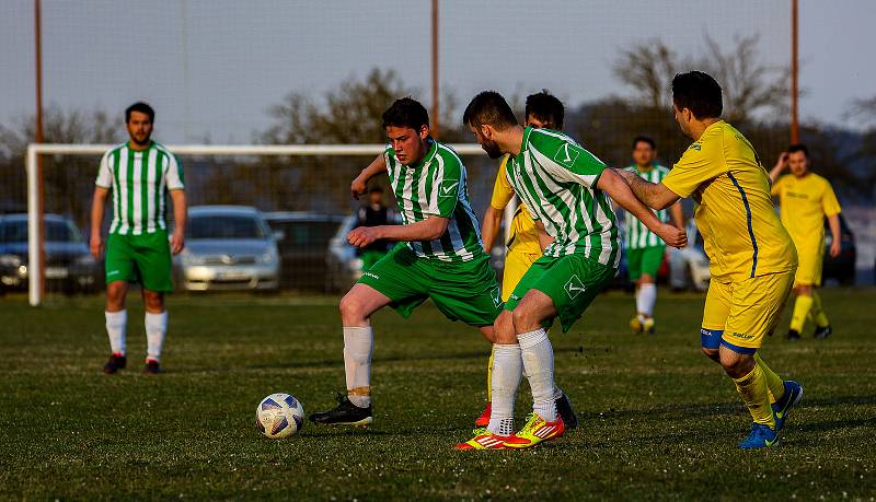 15. kolo III. třídy: FK Budětice 2012 (žlutí) - SK Velhartice 2:0.