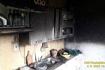 V Malonicích u Kolince hořelo v bytovce