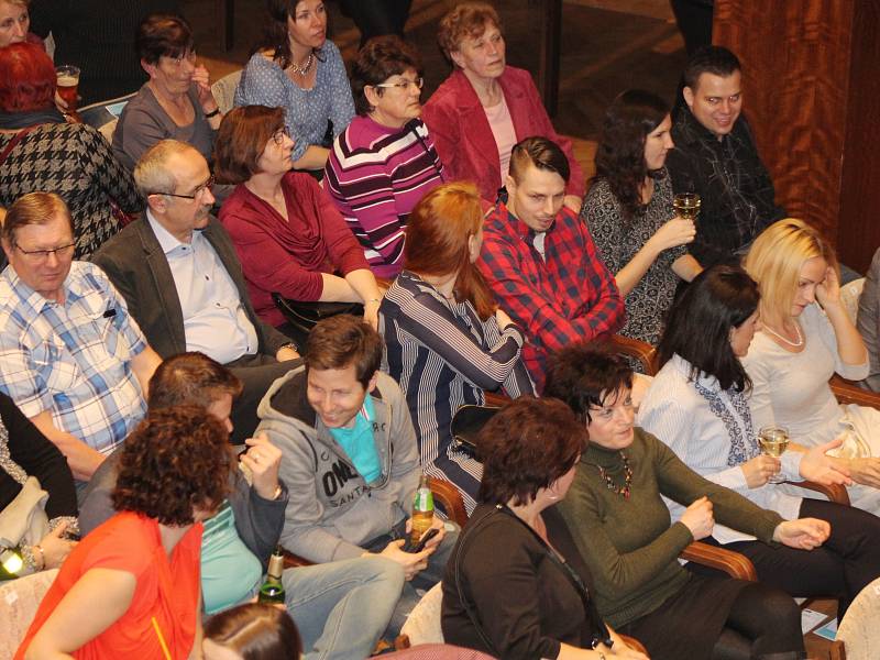 V kulturním domě v Klatovech se v sobotu 25. března konal 5. ročník pořadu Na stojáka, který pořádala organizace Lenox.