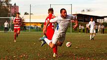 10. kolo okresního přeboru: TJ Sušice B (na snímku fotbalisté v bílých dresech) - FC Švihov 2:2 (1:1).