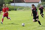 Okresní přebor dorostu: Bolešiny (v červeném) - Nalžovské Hory 7:0.