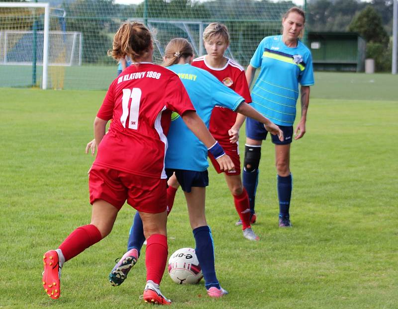 1. kolo divize C ženy: TJ Calofrig Borovany – SK Klatovy 1898 (na snímku fotbalistky v červených dresech) 2:7