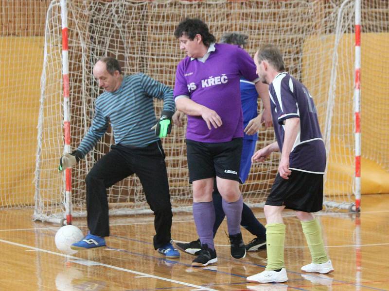 Zimní amatérská liga: AFK Bidlo (modré dresy) - PS Křeč Mochtín 3:6