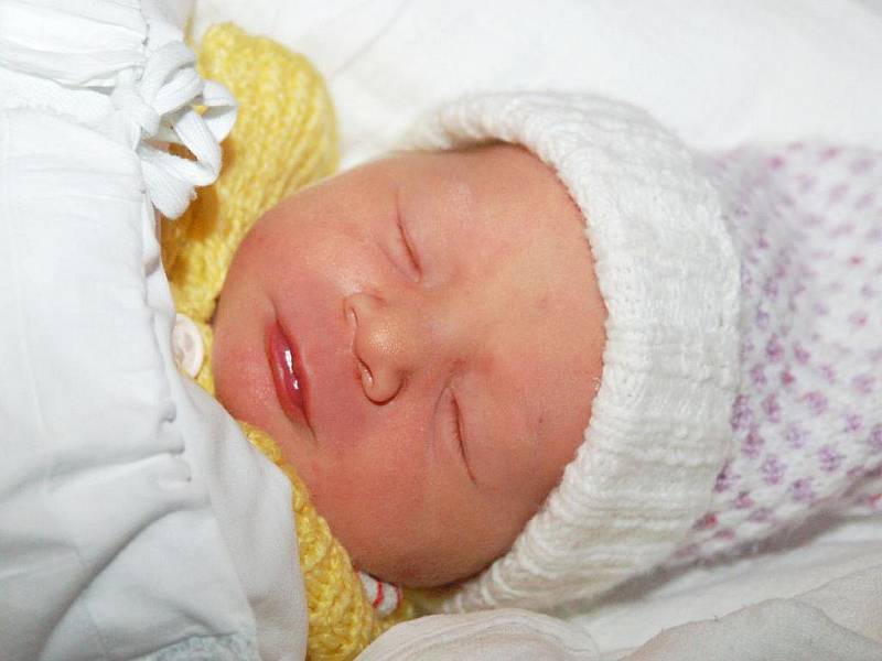 Šárka Šmrhová ze Sušice se narodila v klatovské porodnici 29. listopadu v 7.00 hodin. Vážila 2840 gramů a měřila 48 cm. Rodiče Iveta a Karel tušili, že jejich prvorozené miminko bude holčička. 