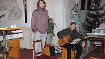 Tříkrálové zpívání v kostele v Dlouhé Vsi.