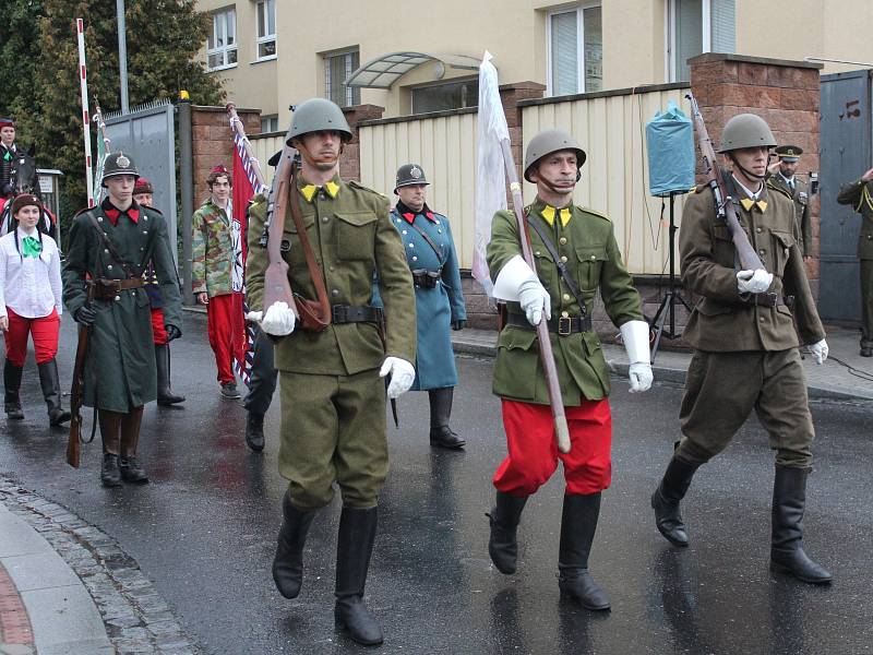 Odhalení pamětní desky na počest klatovským dragounům.