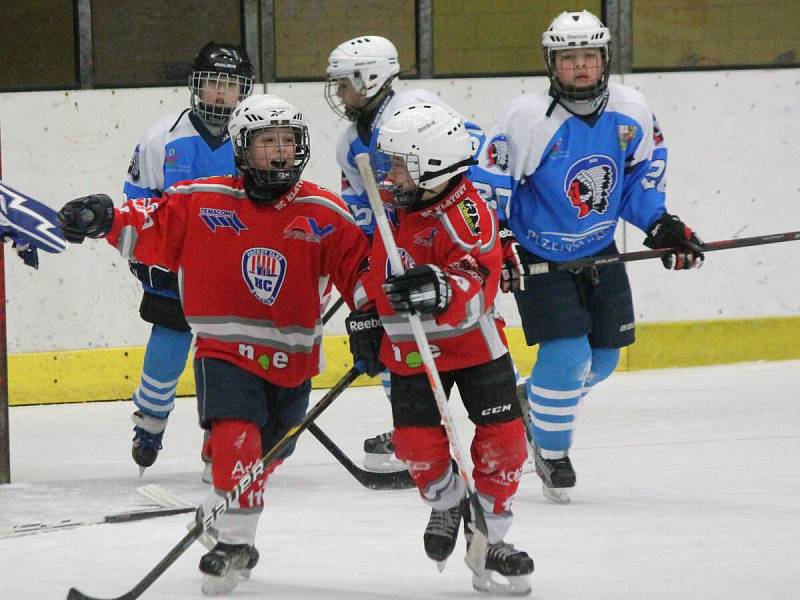 Krajská liga přípravek: HC Klatovy (v červeném) - HC Škoda 1929 4:9.