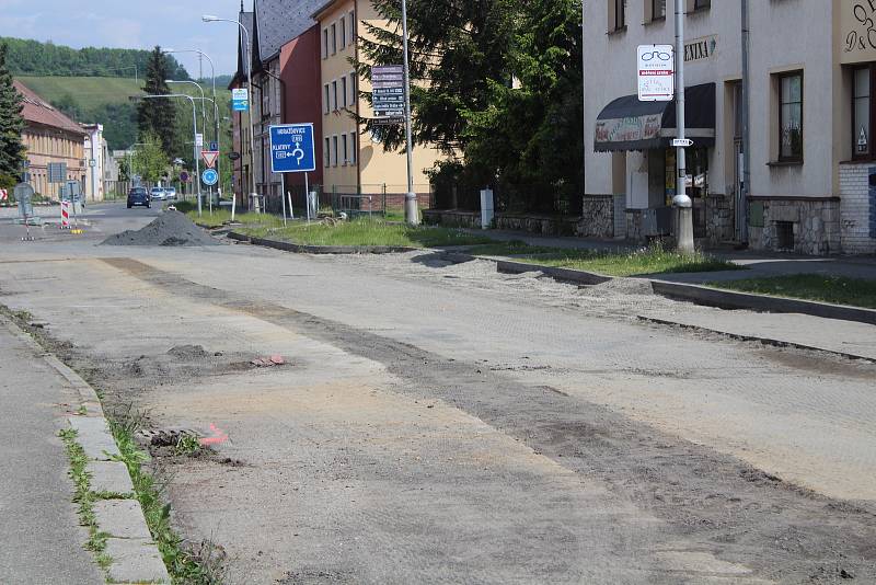 Rozkopaná ulice T. G. Masaryka v Sušici.