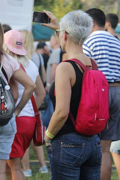 Kouřimská skála přilákala spoustu fanoušků, kteří díky hudbě zavzpomínali na Petra Muka.  