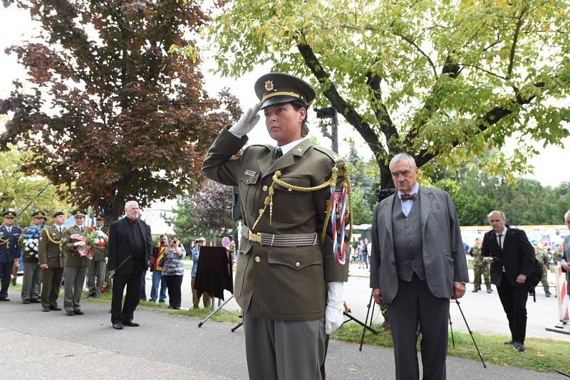 Pietní akt v Lošanech pozdravil telefonem z Ameriky Josef Mašín