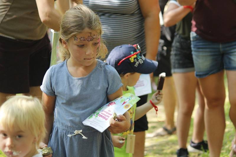 Souběžně s letním rodinným festivalem Kouřimská skála se v Kouřimi v sobotu odpoledne uskutečnil 18. ročník Putování s pohádkou. 