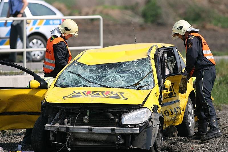 Při dopravní nehodě u Jestřabí Lhoty došlo ke zranění. 30.4. 2009