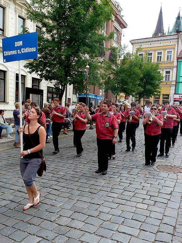 Hlavní slavnostní průvod Kmochova Kolína 2012