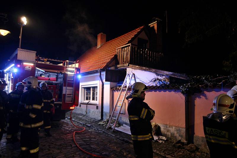 Požár rodinného domu v Kouřimi.