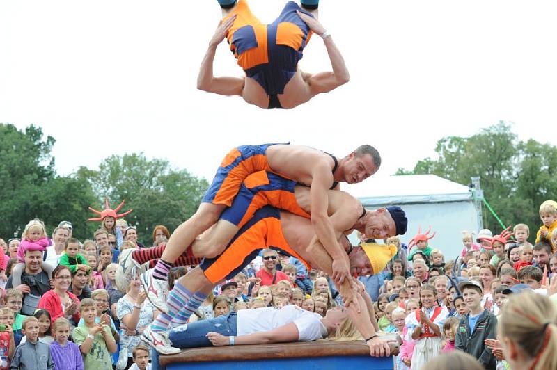 Festival Kefír se přesunul k zámku Kačina