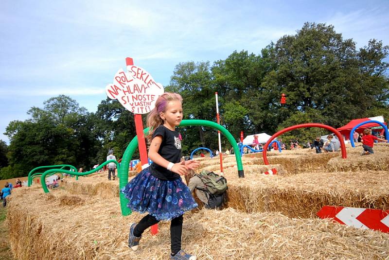 Festival Kefír se přesunul k zámku Kačina