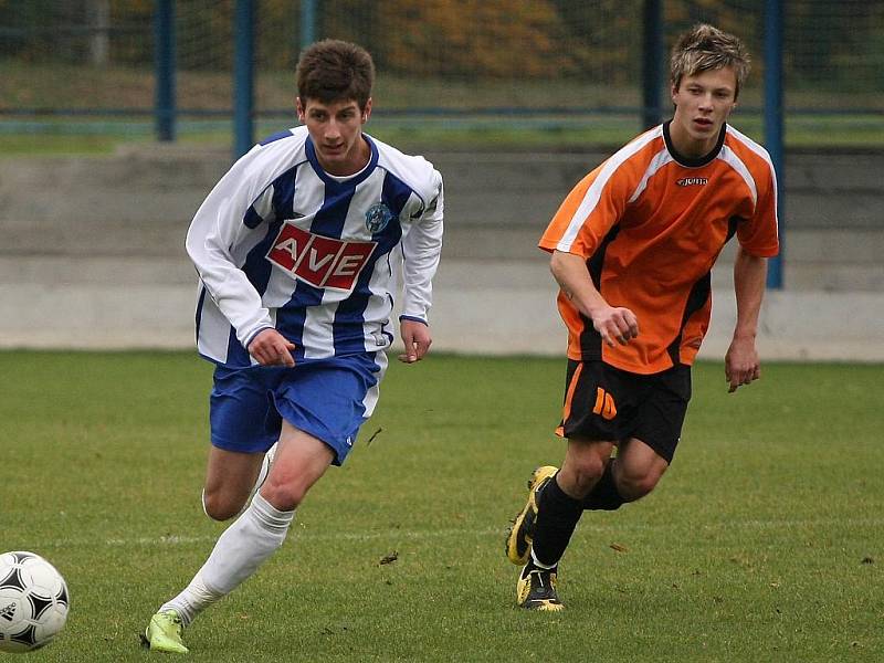 Z utkání staršího dorostu FK Kolín - Čáslav (0:0).