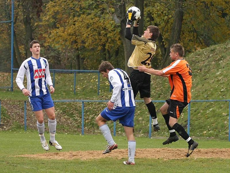 Z utkání staršího dorostu FK Kolín - Čáslav (0:0).