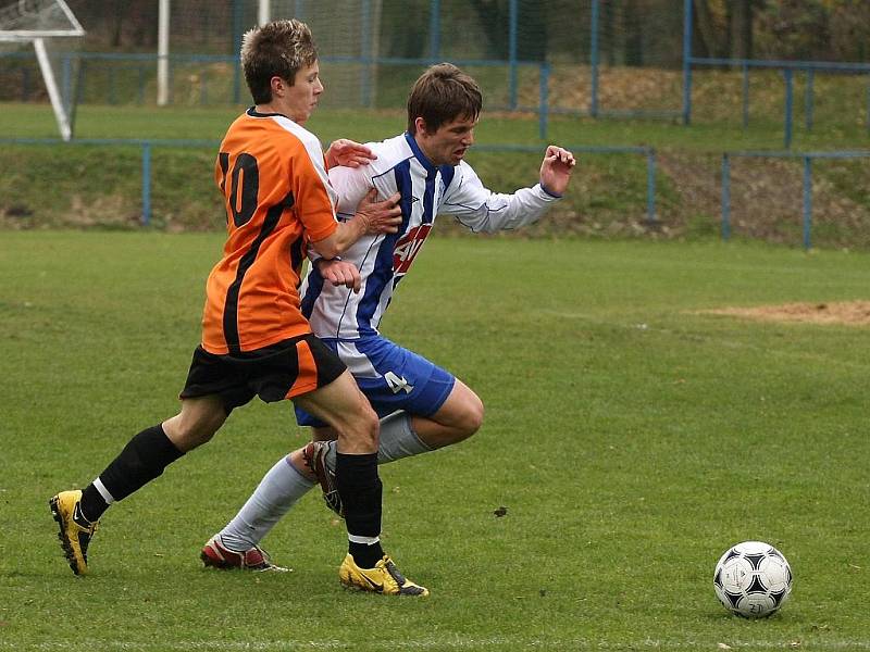 Z utkání staršího dorostu FK Kolín - Čáslav (0:0).