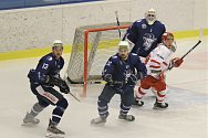 Hokejové utkání mezi Kolínem (v modrém) a Frýdkem-Místkem se hrálo v pondělí 18. ledna 2021.
