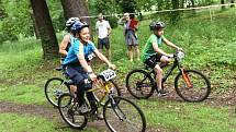 Poslední sportovní den v Kolíně ukončila cyklistika, basketbal i házená.