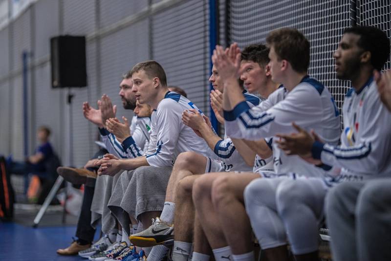 Z utkání NBL BC Kolín - Hradec Králové (86:68).