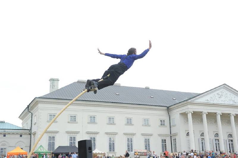 Festival Kefír se přesunul k zámku Kačina